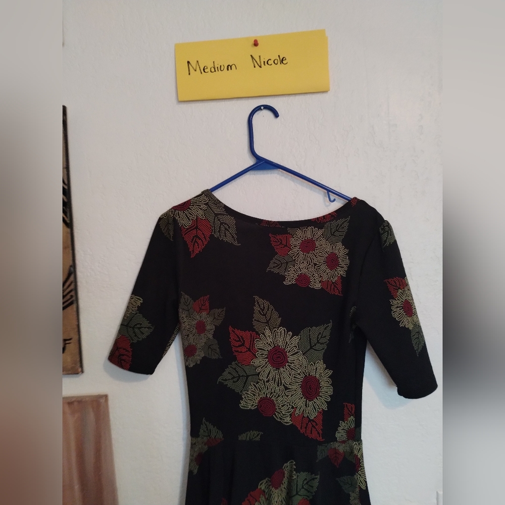 Medium Nicole Lularoe